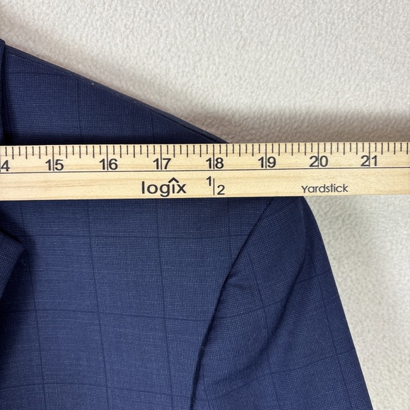 Jos A Bank Traveler Blazer Mens 46S Blue Check Plaid Wool Tailored Fit Jacket - Picture 8 of 10